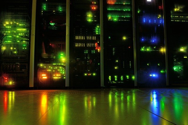 server-90389_640 חדרי שרתים